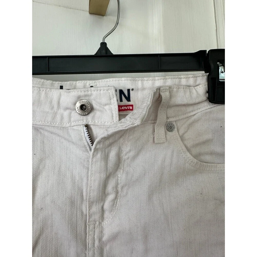 Denim Levi’s Denizen women’s size 10 white skirt